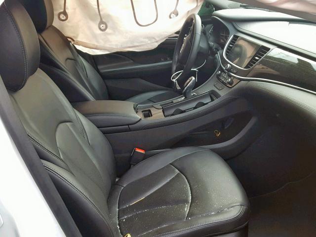 1G4ZP5SZ4JU123544 - 2018 BUICK LACROSSE E WHITE photo 5