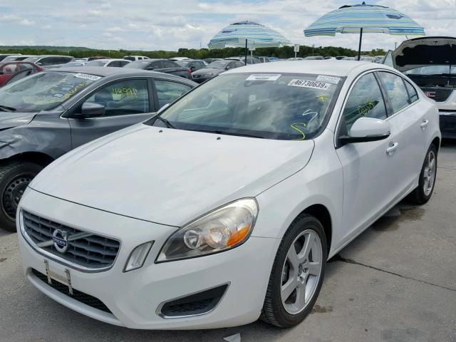 YV1622FS3C2037295 - 2012 VOLVO S60 T5 WHITE photo 2