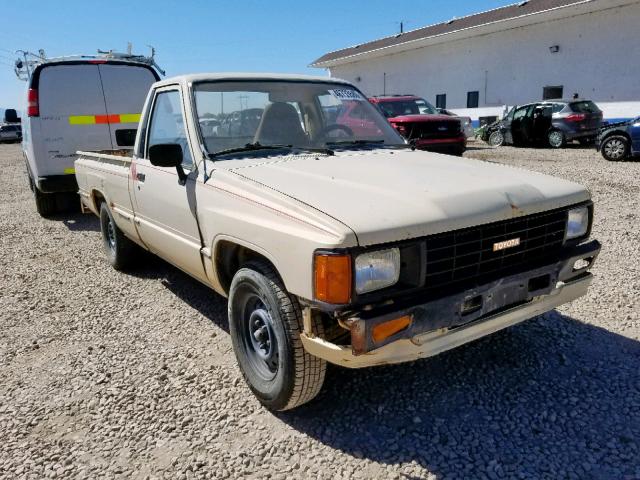 JT4RN55R8E0059740 - 1984 TOYOTA PICKUP 1/2 YELLOW photo 1