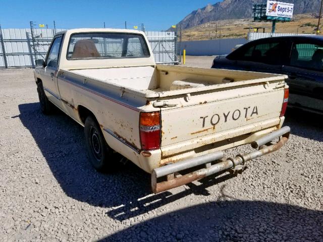 JT4RN55R8E0059740 - 1984 TOYOTA PICKUP 1/2 YELLOW photo 3