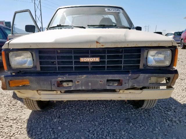 JT4RN55R8E0059740 - 1984 TOYOTA PICKUP 1/2 YELLOW photo 9