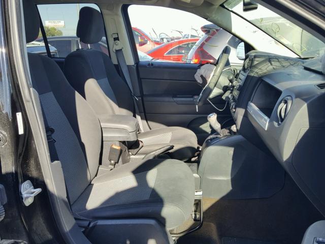 1C4NJCBAXGD641153 - 2016 JEEP COMPASS SP Qara foto 5