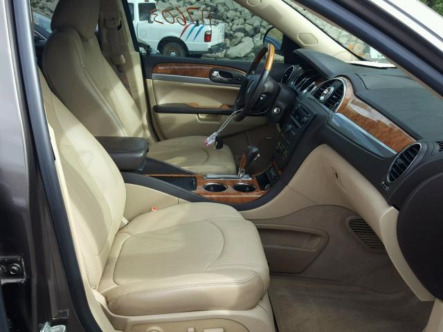 5GAKRBED3BJ354437 - 2011 BUICK ENCLAVE CX BROWN photo 5