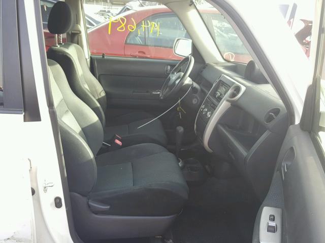 JTLKT324564101686 - 2006 TOYOTA SCION XB Ақ фото 5