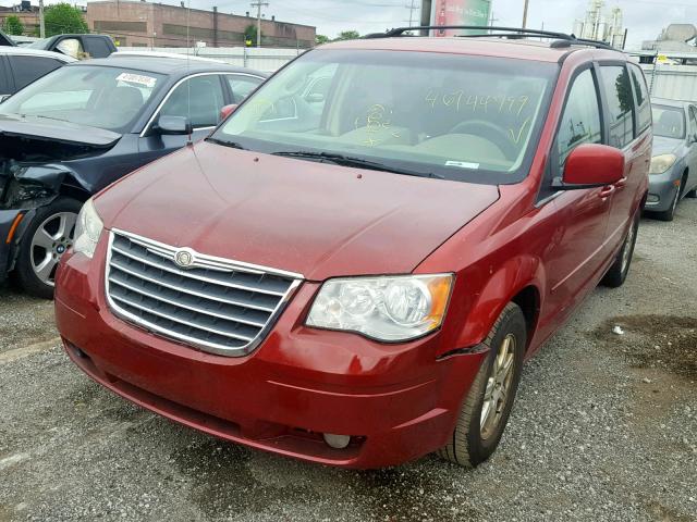 2A8HR54P88R635443 - 2008 CHRYSLER TOWN & CTY RED photo 2