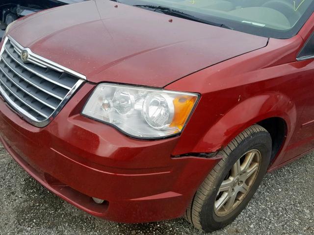 2A8HR54P88R635443 - 2008 CHRYSLER TOWN & CTY RED photo 9