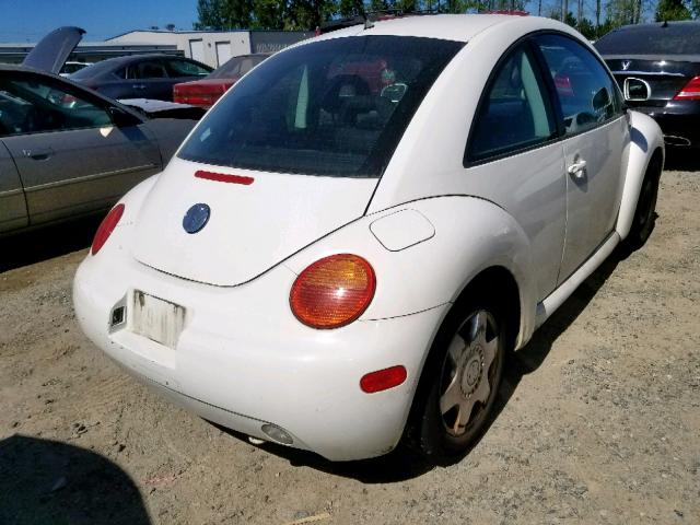 3VWCA21C7XM404111 - 1999 VOLKSWAGEN NEW BEETLE თეთრი ფოტო 4