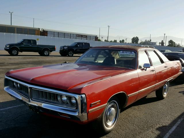 0000CM41M2C214151 - 1972 CHRYSLER NEWPORT RED photo 2