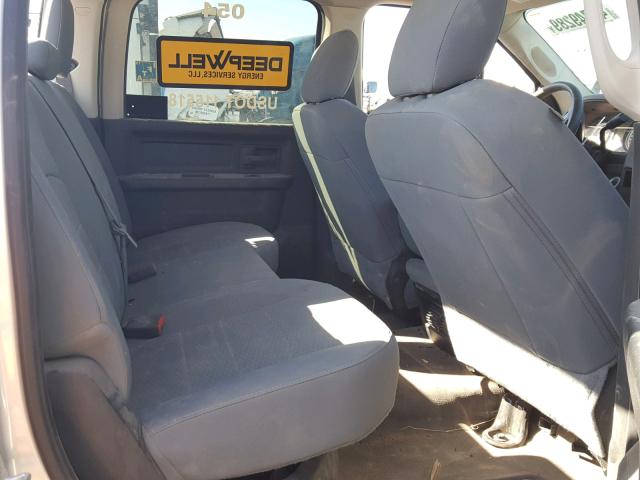 3C63RRGL6JG330687 - 2018 RAM 3500 ST SILVER photo 6