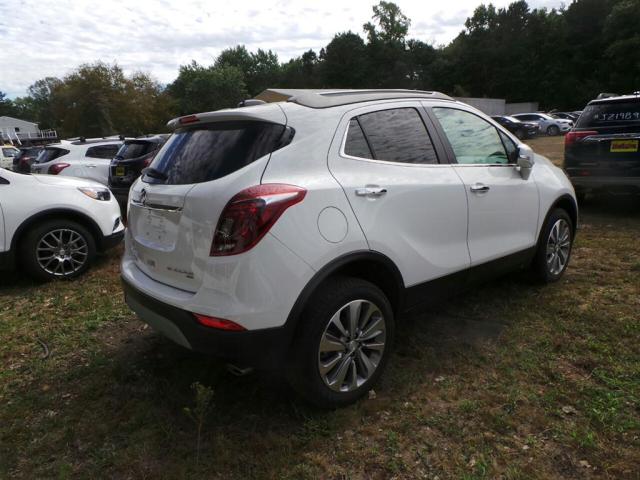 KL4CJESB0JB652123 - 2018 BUICK ENCORE PRE WHITE photo 2