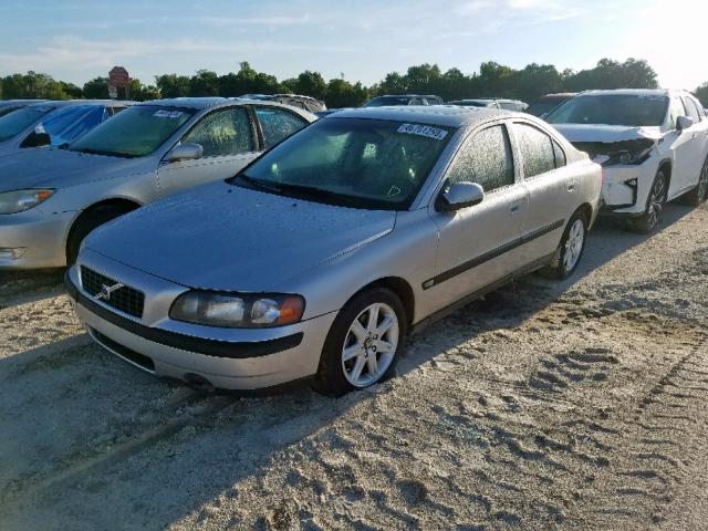 YV1RS61R122143073 - 2002 VOLVO S60 SILVER photo 2