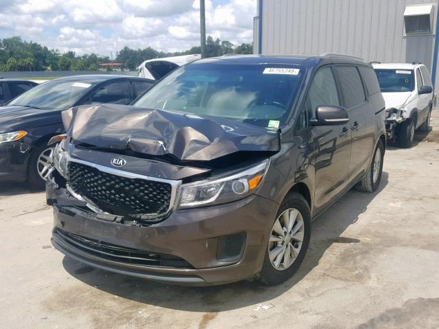 KNDMB5C19G6129116 - 2016 KIA SEDONA LX GRAY photo 2