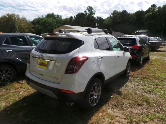 KL4CJ2SM3JB654433 - 2018 BUICK ENCORE SPO WHITE photo 4