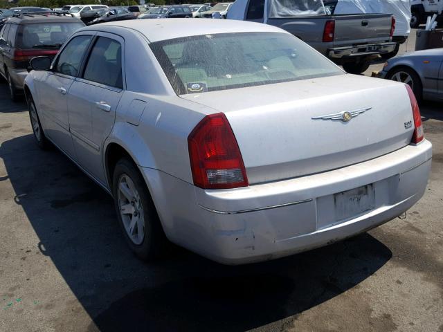 2C3KA53GX7H887919 - 2007 CHRYSLER 300 TOURIN SILVER photo 3