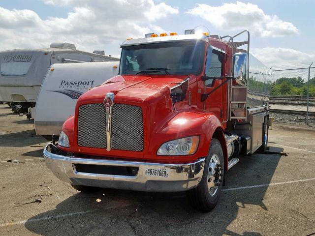 2NKHHJ7X1HM151608 - 2017 KENWORTH CONSTRUCTI RED photo 2