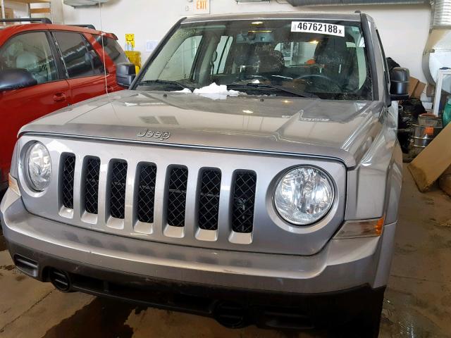 1C4NJRAB8GD721872 - 2016 JEEP PATRIOT GRAY photo 9