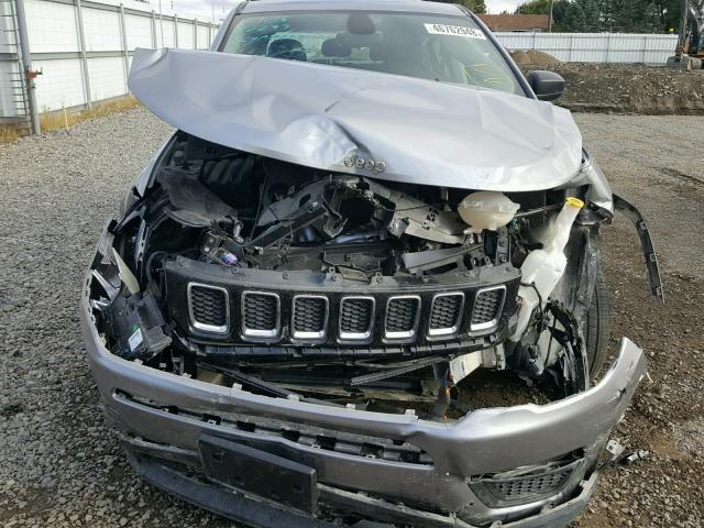 3C4NJDABXJT202519 - 2018 JEEP COMPASS SP 银色 照片 9