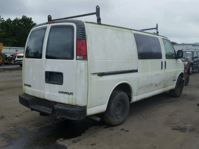 1GCFG15W121181244 - 2002 CHEVROLET EXPRESS G1 WHITE photo 4