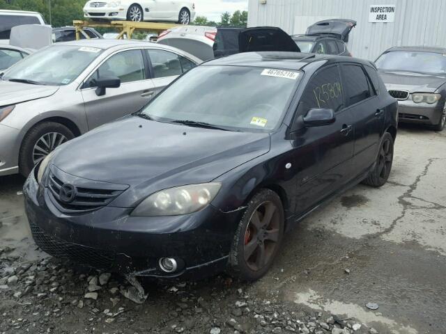 JM1BK343751252404 - 2005 MAZDA 3 HATCHBAC BLACK photo 2