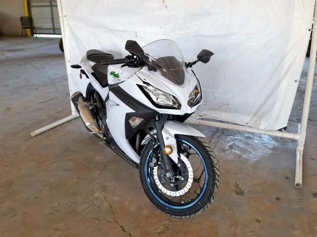 JKAEX8A16FDA20985 - 2015 KAWASAKI EX300 A WHITE photo 1