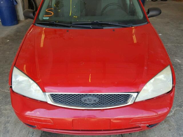 1FAFP34N65W197800 - 2005 FORD FOCUS ZX4 RED photo 7