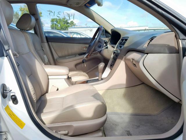 JT8BF28G610341665 - 2001 LEXUS ES 300 WHITE photo 5