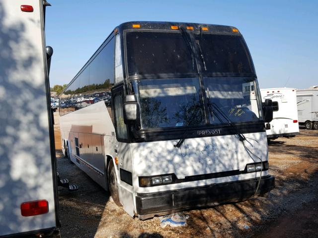 2PCH33495Y1013900 - 2000 PREVOST BUS WHITE photo 1