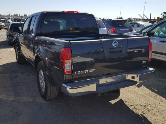 1N6AD0ER8AC426936 - 2010 NISSAN FRONTIER C GRAY photo 3