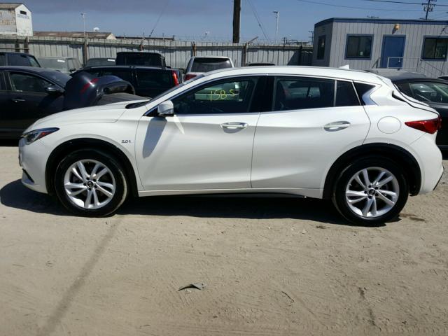 SJKCH5CP4JA047973 - 2018 INFINITI QX30 BASE WHITE photo 9