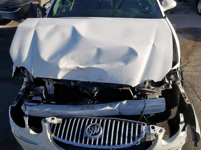 2G4WC582081241198 - 2008 BUICK LACROSSE C WHITE photo 7