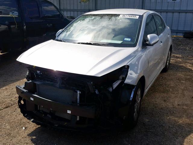 3KPA24AB8KE217117 - 2019 KIA RIO S SILVER photo 2