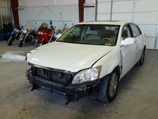 4T1BK36B46U119387 - 2006 TOYOTA AVALON XL WHITE photo 2