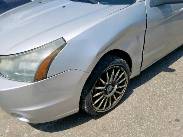 1FAHP3GN3AW114998 - 2010 FORD FOCUS SES SILVER photo 9