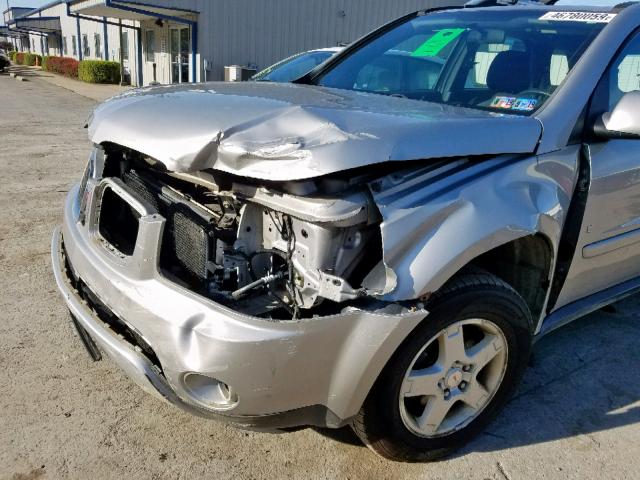 2CKDL73F376043713 - 2007 PONTIAC TORRENT SILVER photo 9