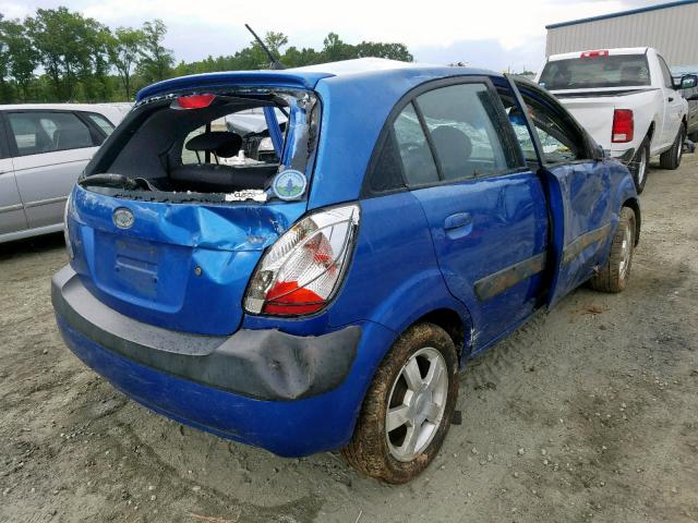 KNADE163866073887 - 2006 KIA RIO 5 BLUE photo 4