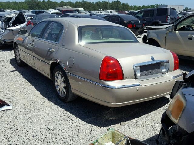 1LNHM81WX5Y601882 - 2005 LINCOLN TOWN CAR S GOLD photo 3