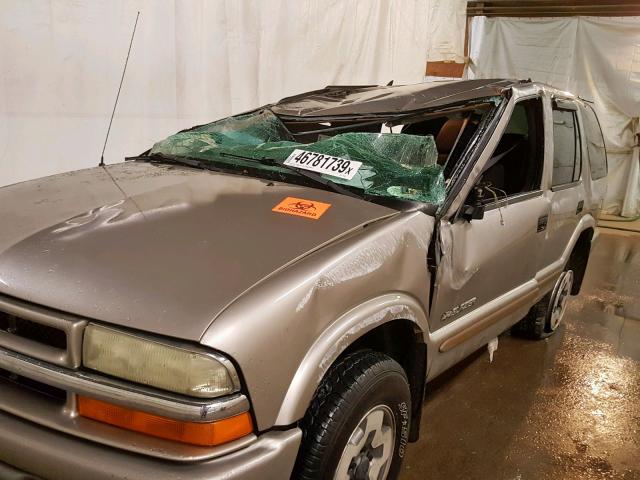 1GNDT13X24K111836 - 2004 CHEVROLET BLAZER TAN photo 9