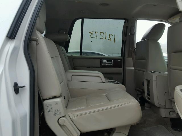 5LMJJ3H56DEL00968 - 2013 LINCOLN NAVIGATOR Ақ фото 6