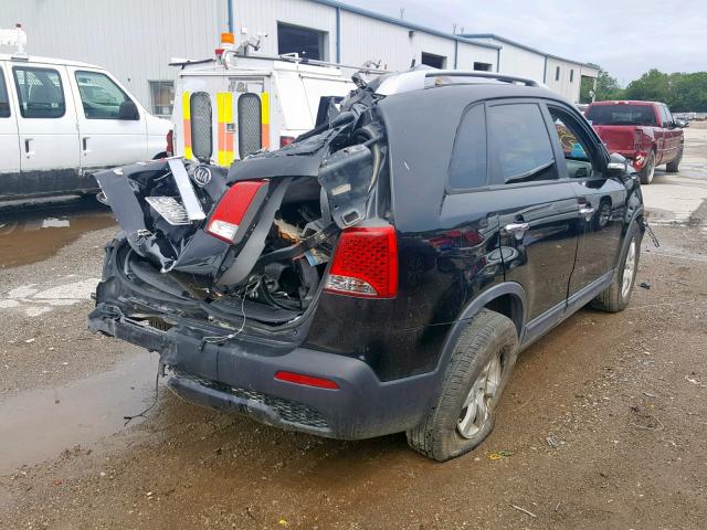 5XYKT3A23CG249005 - 2012 KIA SORENTO BASE  photo 4