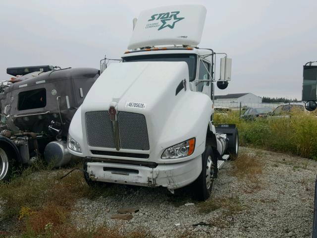 1XKBA57X6DJ346578 - 2013 KENWORTH CONSTRUCTI WHITE photo 2