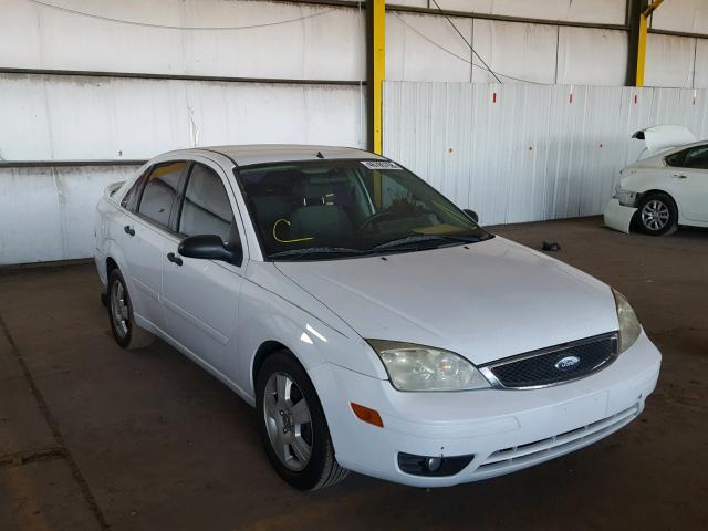 1FAHP34N47W185592 - 2007 FORD FOCUS ZX4 WHITE photo 1