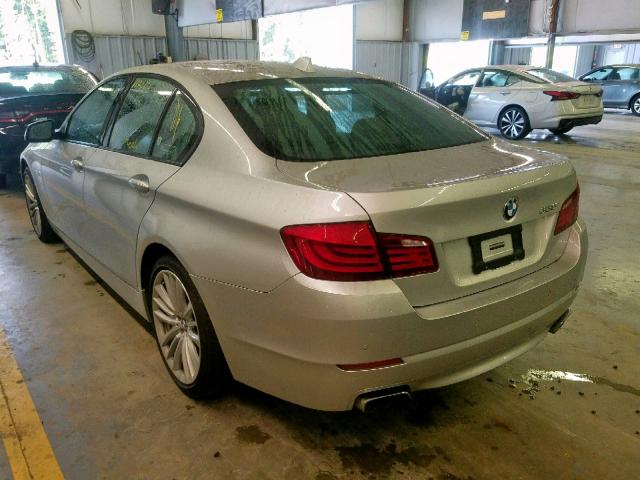 WBAFR9C54BC599768 - 2011 BMW 550 I SILVER photo 3