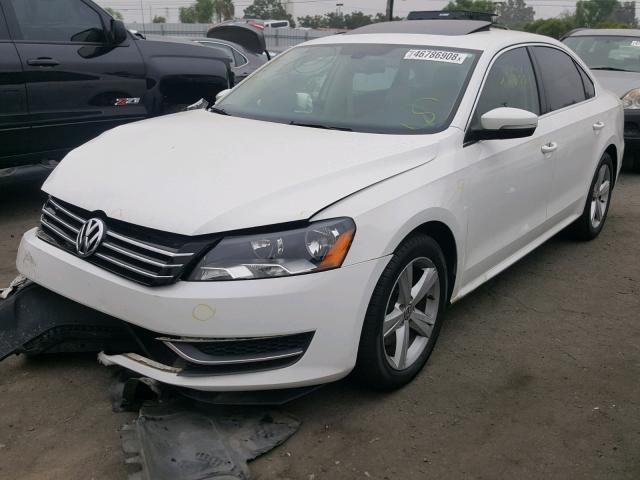 1VWBP7A34DC143038 - 2013 VOLKSWAGEN PASSAT SE WHITE photo 2