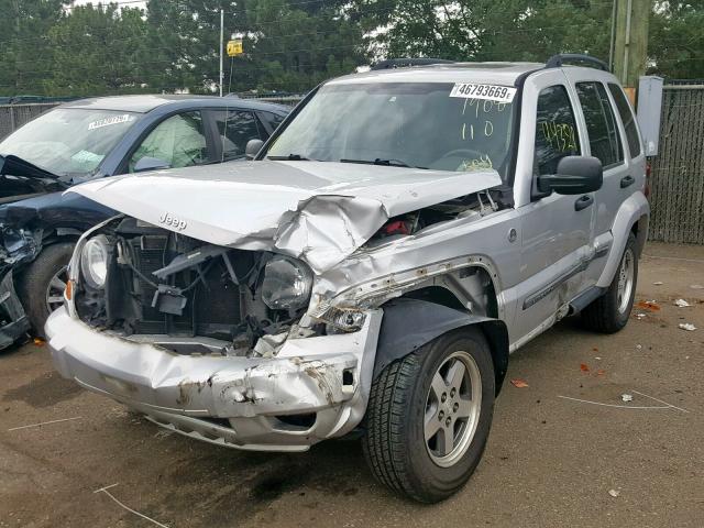 1J4GL38K65W641472 - 2005 JEEP LIBERTY RE SILVER photo 2