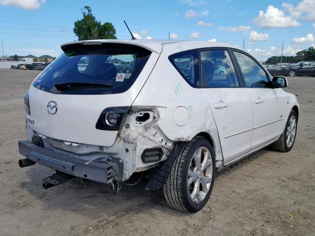 JM1BK343681869717 - 2008 MAZDA 3 HATCHBAC WHITE photo 4