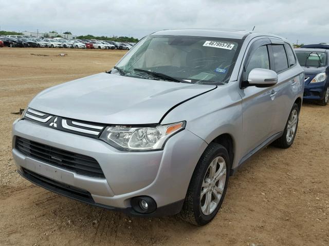 JA4AD3A39EZ015404 - 2014 MITSUBISHI OUTLANDER SILVER photo 2