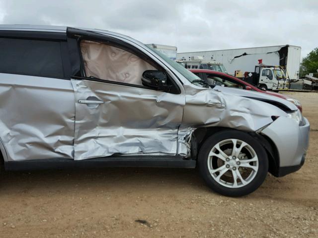 JA4AD3A39EZ015404 - 2014 MITSUBISHI OUTLANDER SILVER photo 9