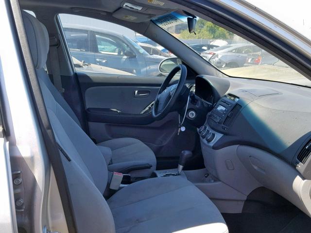 KMHDU46D58U372649 - 2008 HYUNDAI ELANTRA GL SILVER photo 5