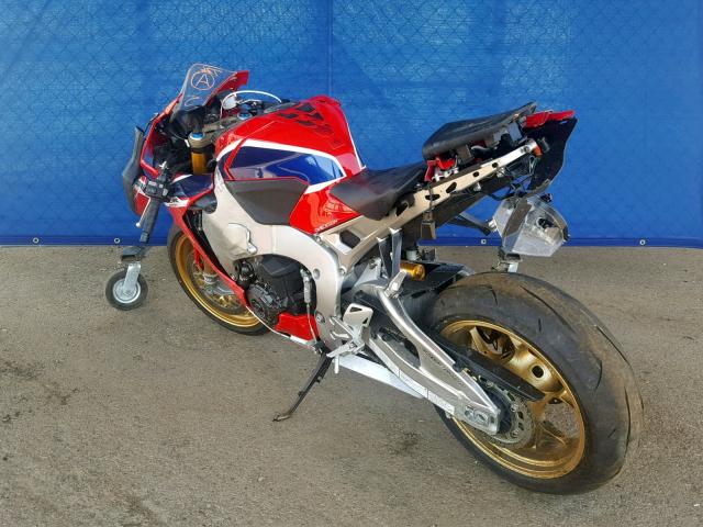 JH2SC7771JK100021 - 2018 HONDA CBR1000 SP RED photo 3