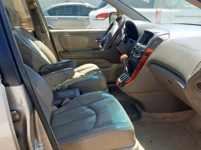 JTJHF10U310215428 - 2001 LEXUS RX 300 GOLD photo 5